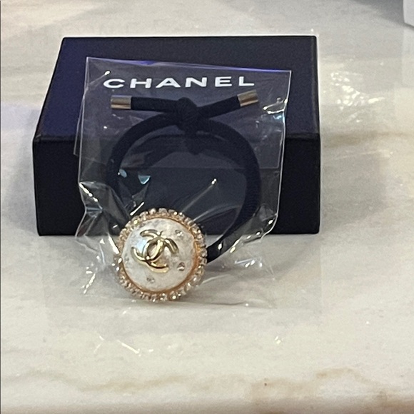 CHANEL Accessories - CHANEL Elegant Black and Gold Hair Accessory BRAND NEW GWP